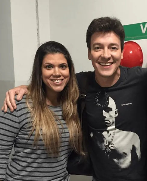 Rodrigo Faro com bolo cenográfico Jéssica Vitor